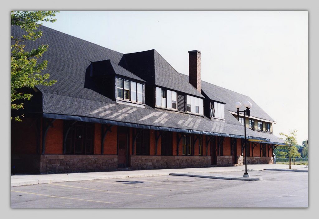 [London, Ontario C.P.R. railroad station], 1991-09-05